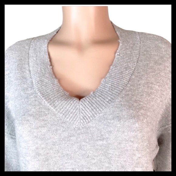MELROSE & MARKET V - Neck Heather Gray Sweater - Picture 4 of 9